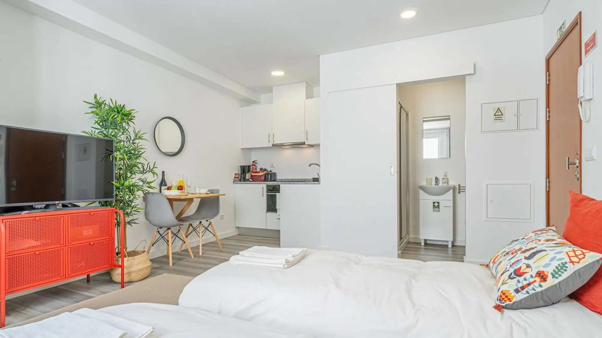 Tanoeiros Apartments Φουνκάλ 0*,  Πορτογαλία