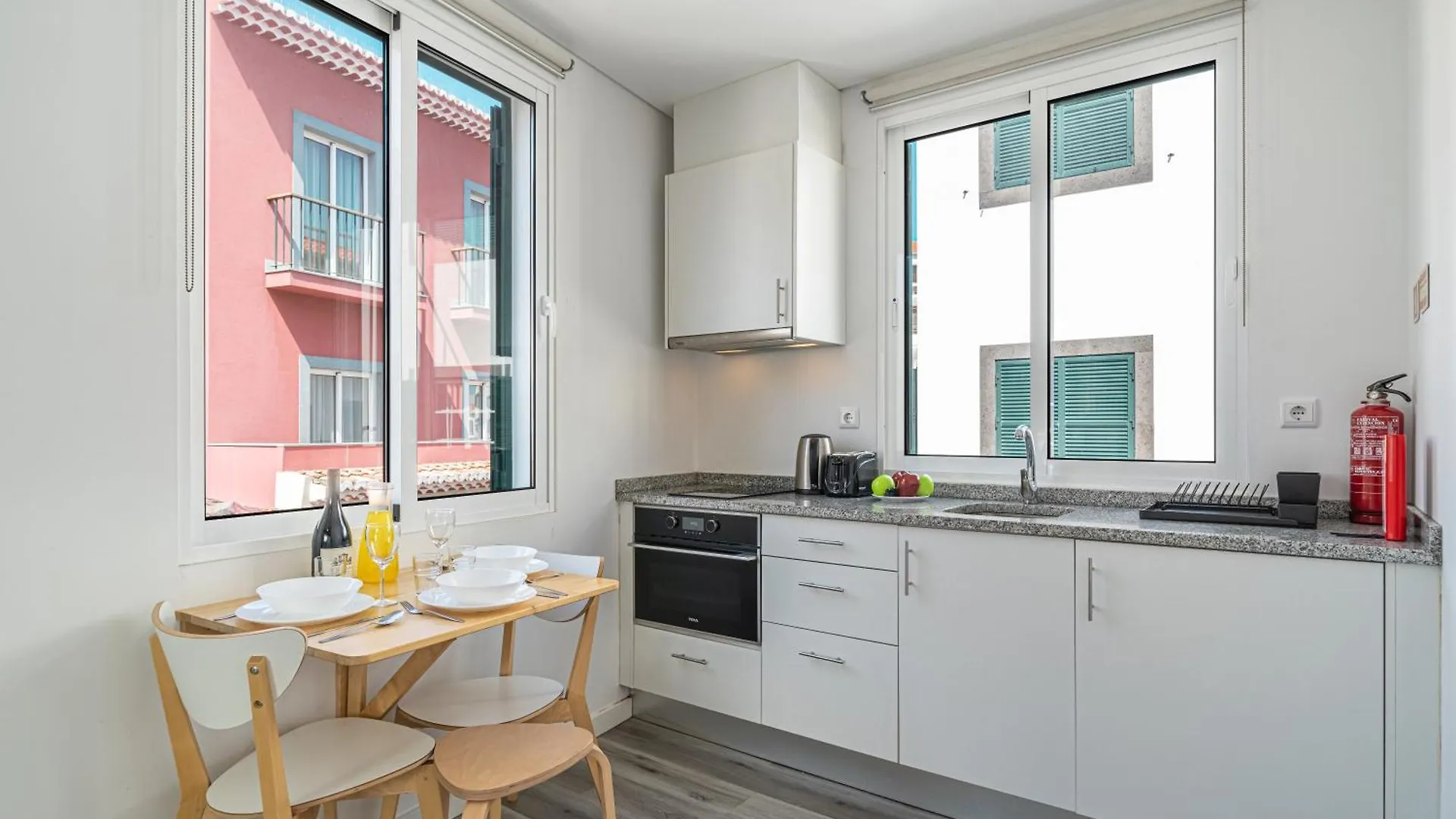 Tanoeiros Apartments Φουνκάλ